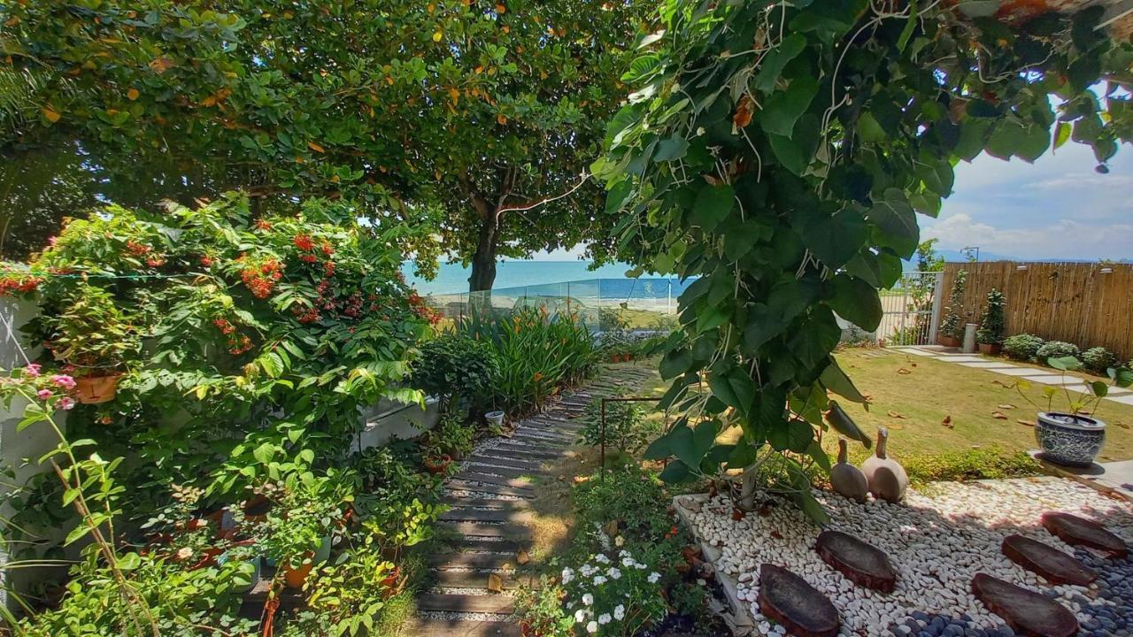 Smell rose beach garden Batu Feringgi Exterior foto