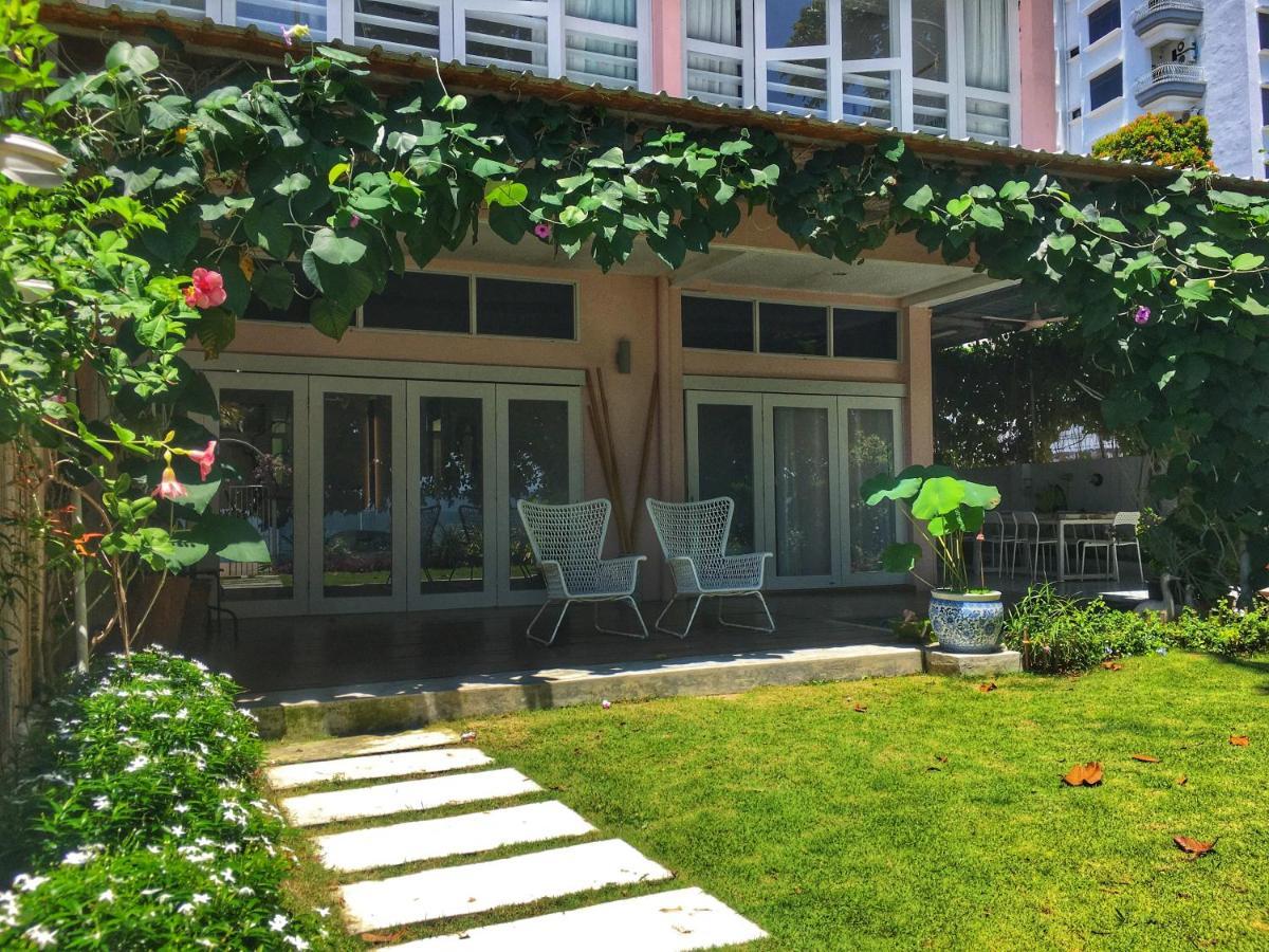 Smell rose beach garden Batu Feringgi Exterior foto
