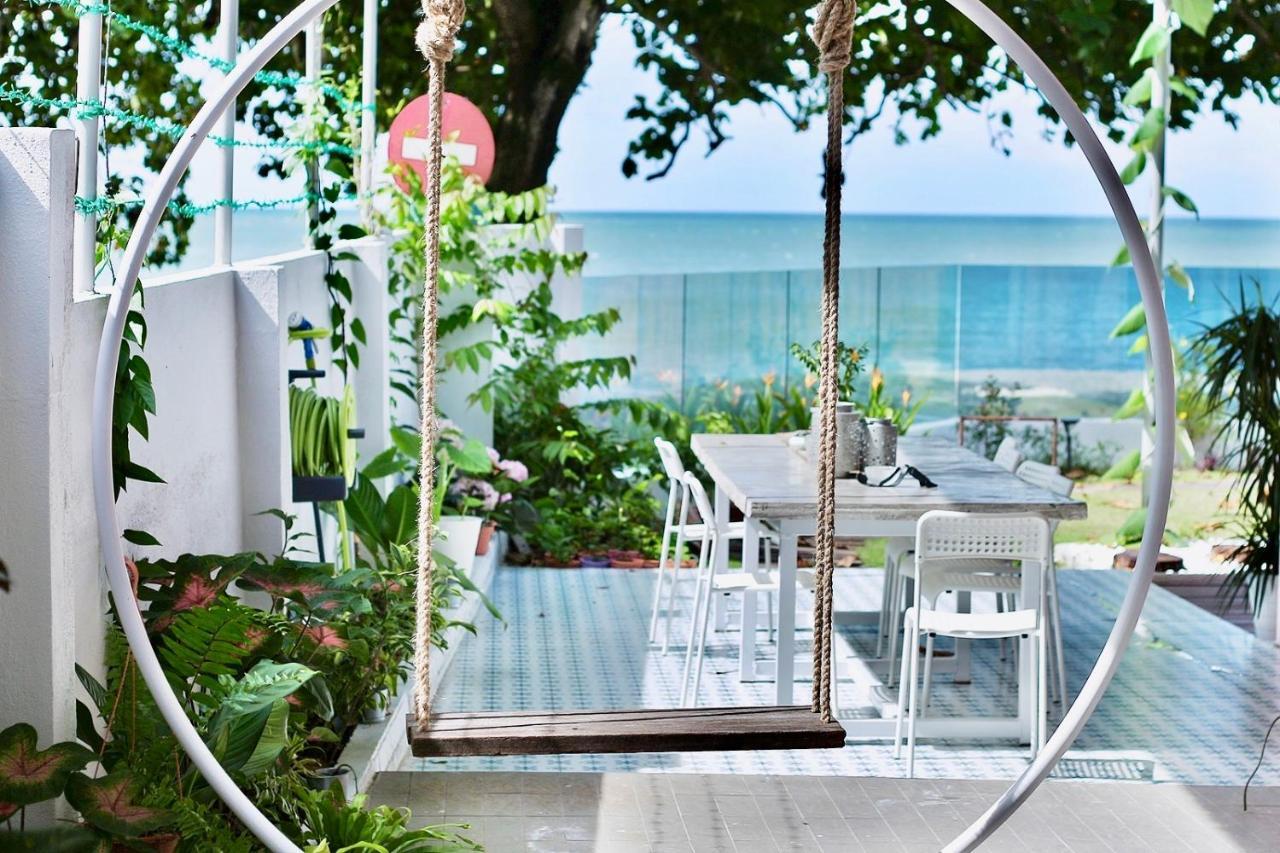 Smell rose beach garden Batu Feringgi Exterior foto