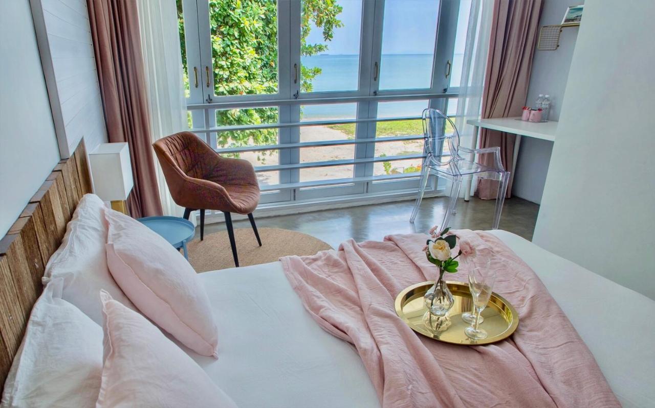 Smell rose beach garden Batu Feringgi Exterior foto